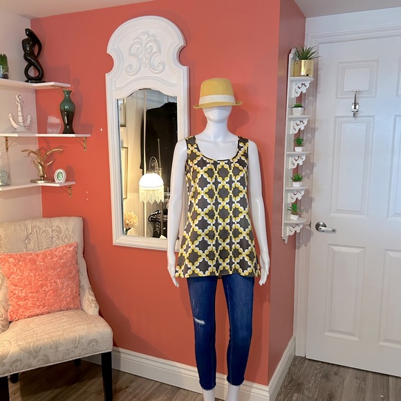 BEAUTIFUL, TORY BURCH Grey, yellow, and white sleeveless blouse. size 6 - Picture 11 of 16